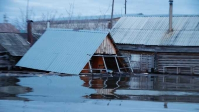 Власти Кургана заявили, что дома, поврежденные наводнением, пригодны для проживания